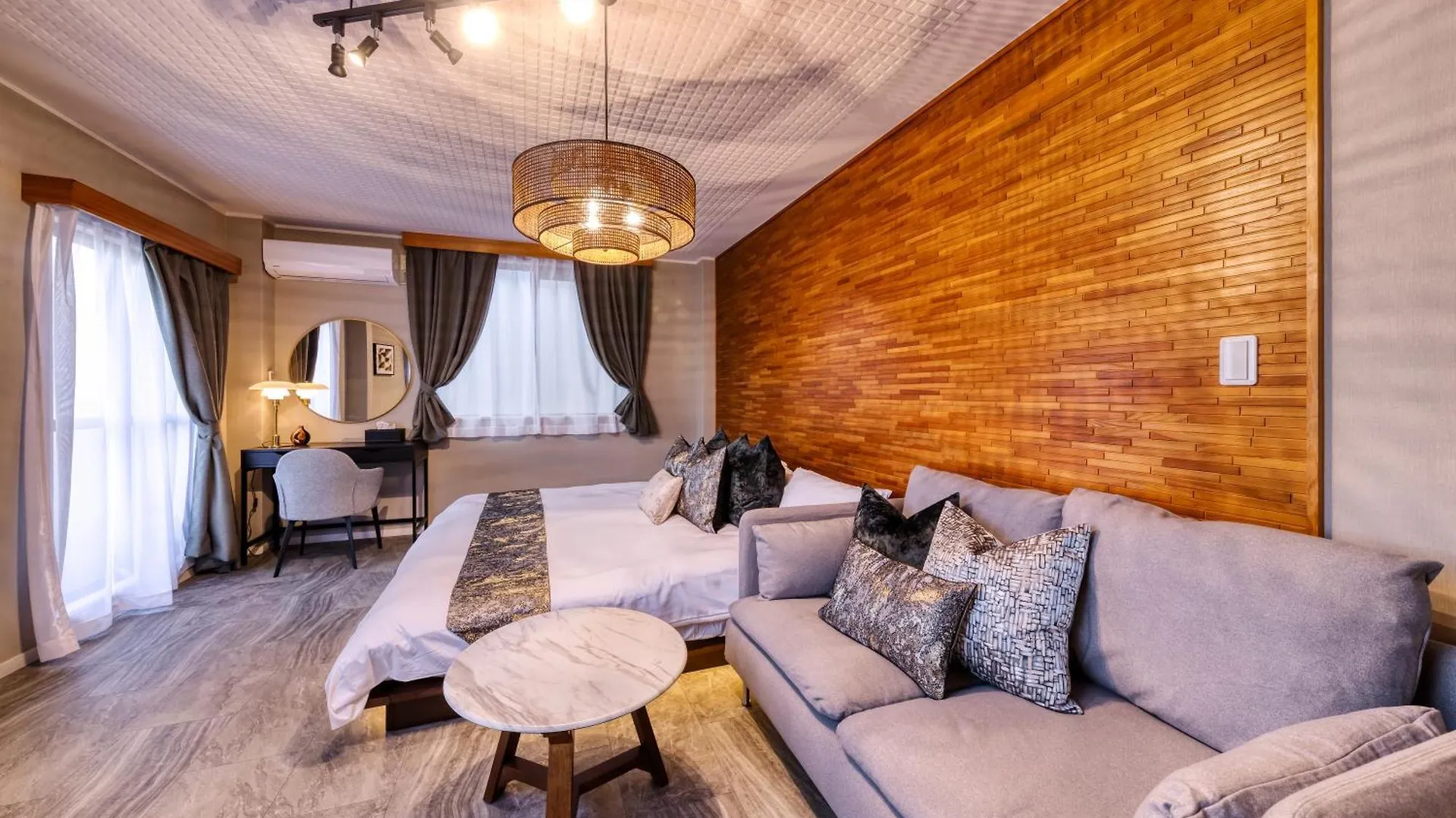 Mon Ashiharabashi Royal -Vacation Rental- Osaka 0*,  Giappone
