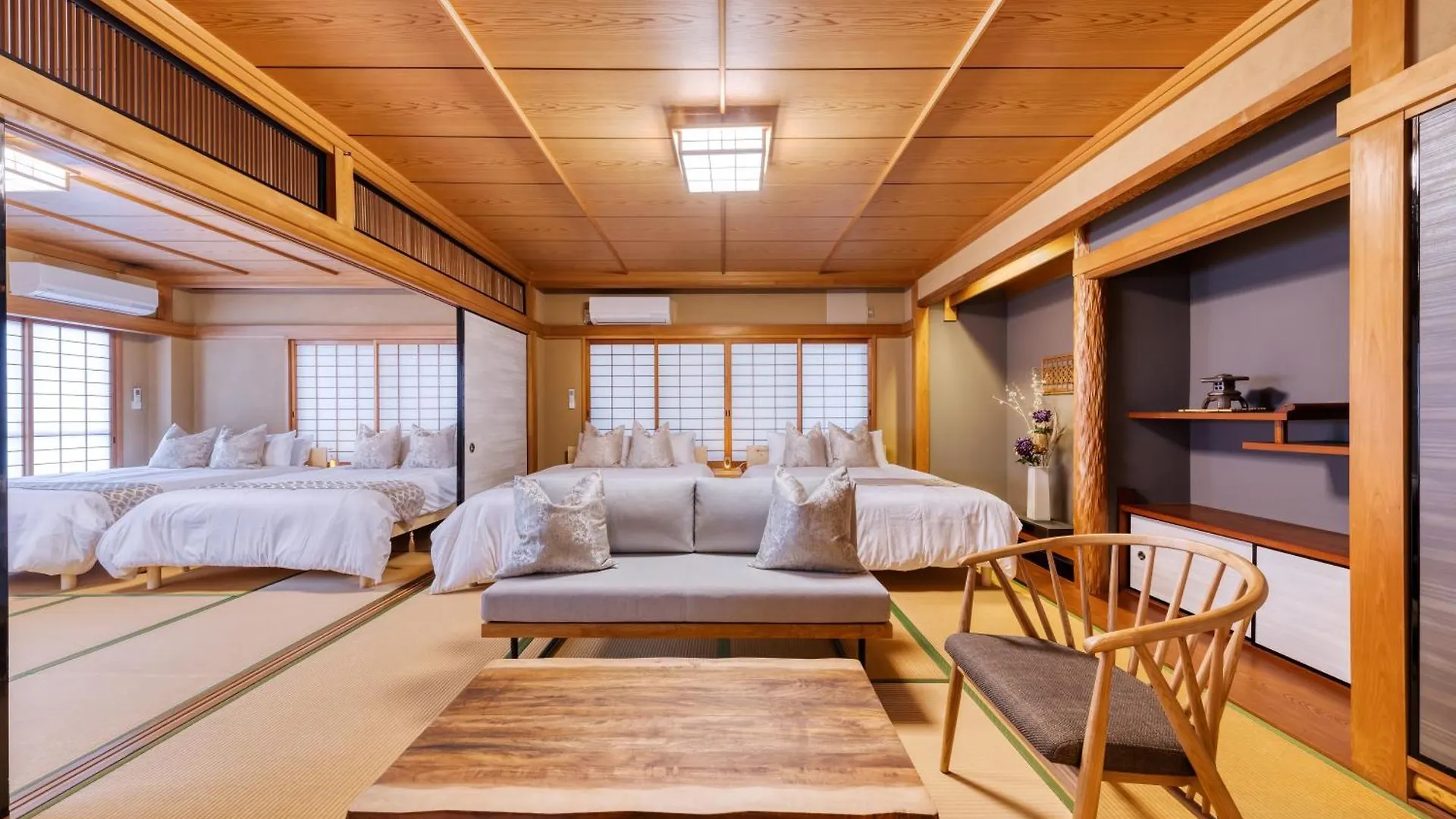 Mon Ashiharabashi Royal -Vacation Rental- Osaka 0*,  Giappone