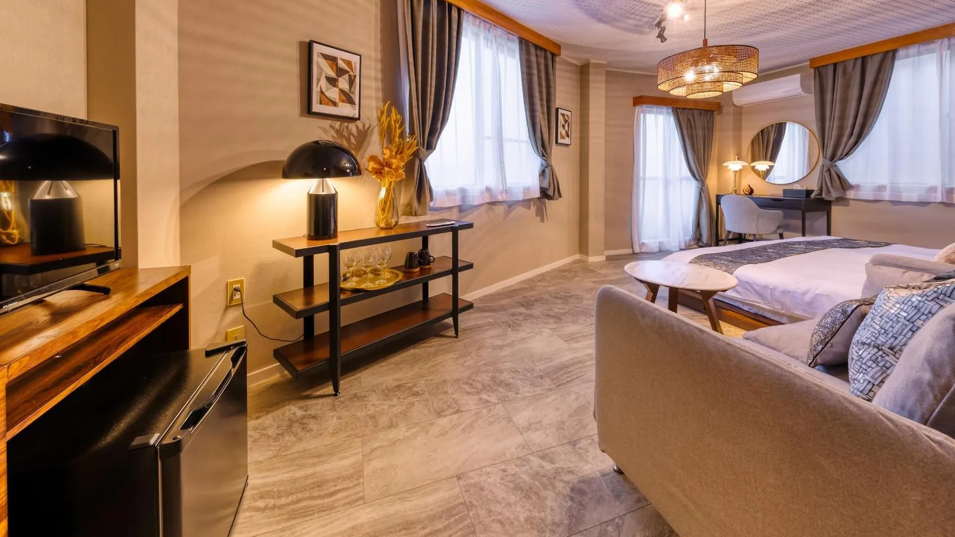 Mon Ashiharabashi Royal -Vacation Rental- Osaka Apartment